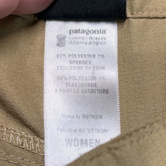 Patagonia Shorts Womens 12 Tan Beige Zip Snap Closure Hiking Lightweight Active - Picture 7 of 12